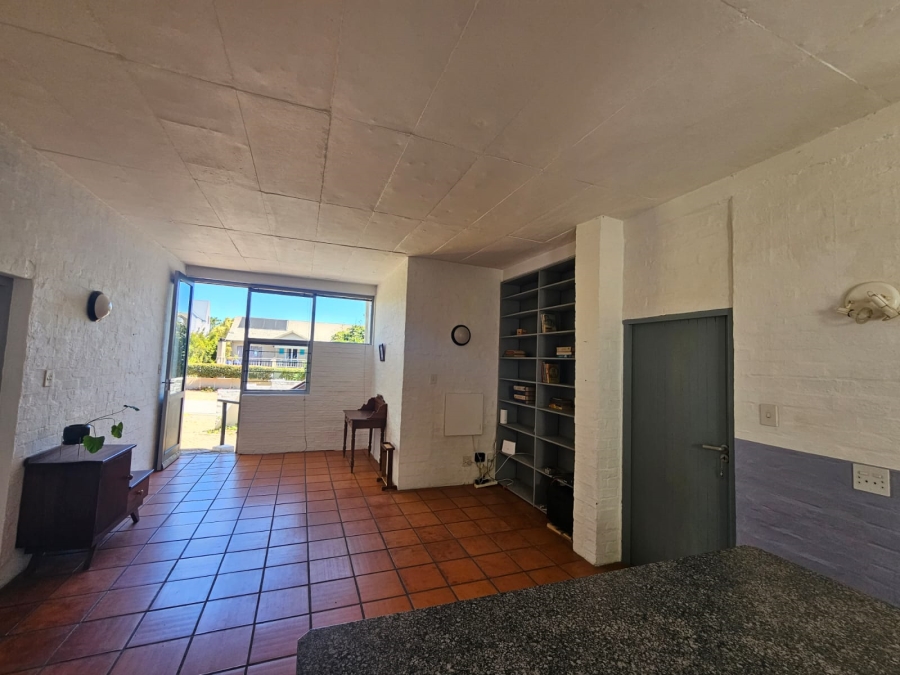 5 Bedroom Property for Sale in Herolds Bay Western Cape